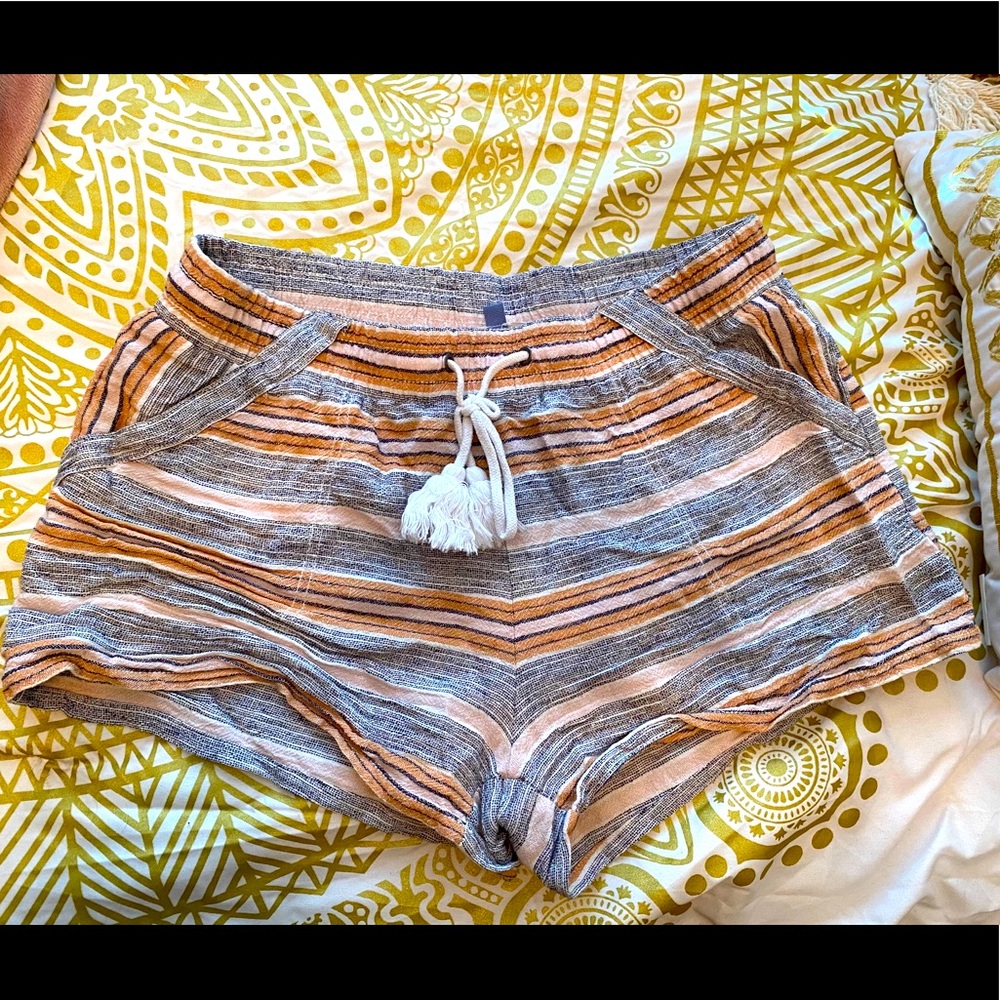 Boho Linen surfer Shorts with tie string